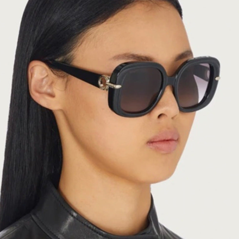 Dame kvadratisk solbrille med luksuriøs metalldetalj Skanto