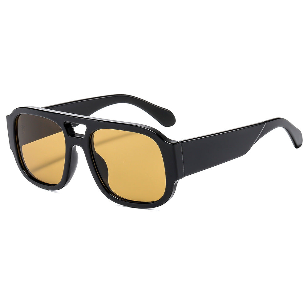 Dame Sporty solbriller i moderne design med praktisk UV-beskyttelse Skanto
