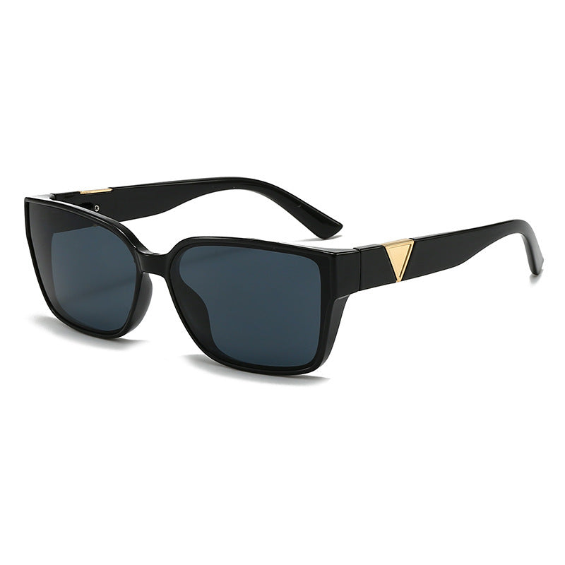 Dame Oversized kvadratisk solbrille med elegante detaljer Skanto