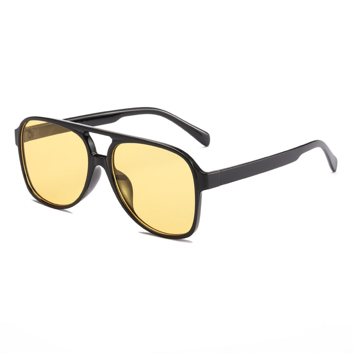 Dame moteriktig kvadratisk solbrille med bred ramme Skanto