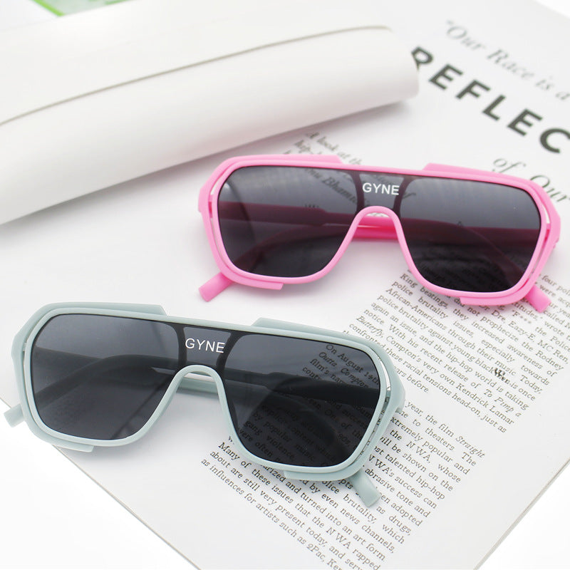 Dame Sporty solbrille med moderne design Skanto