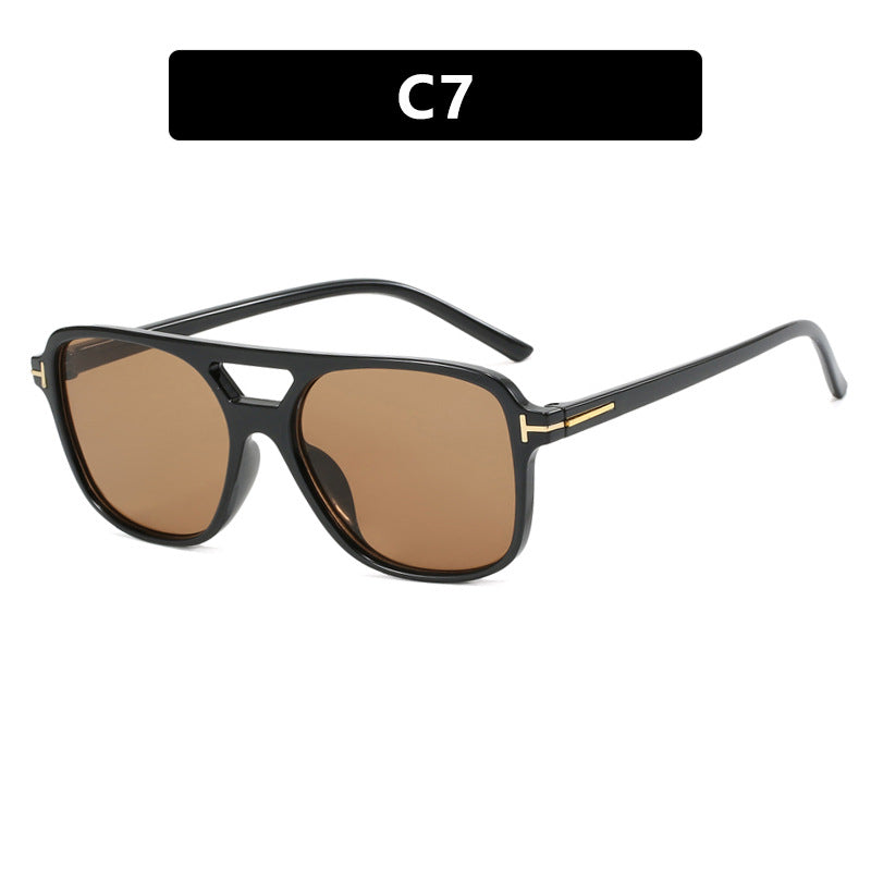 Damer trendy kvadratisk solbrille med detaljert ramme Skanto
