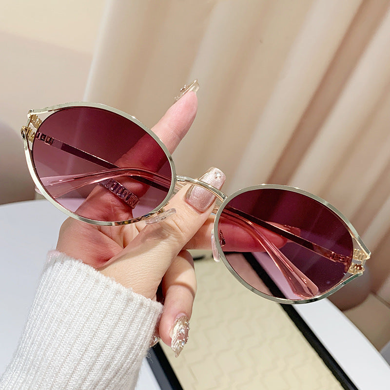 Dame elegant Cat-Eye solbriller med fin metallramme Skanto