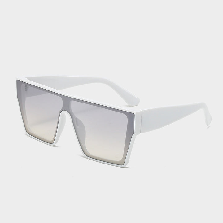 Dame moteriktig solbrille med kantede glass Skanto