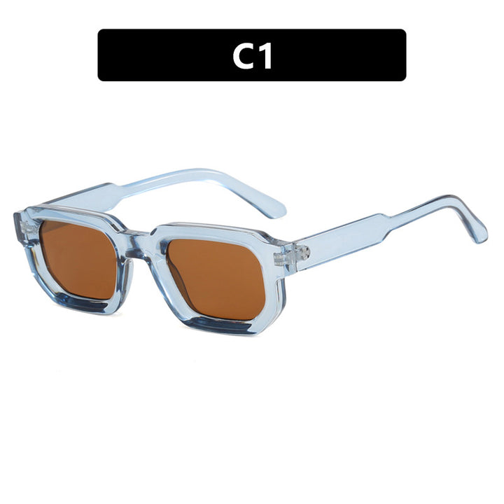 Dame geometrisk solbrille med stilleggende transparent ramme og polarisert glass Skanto