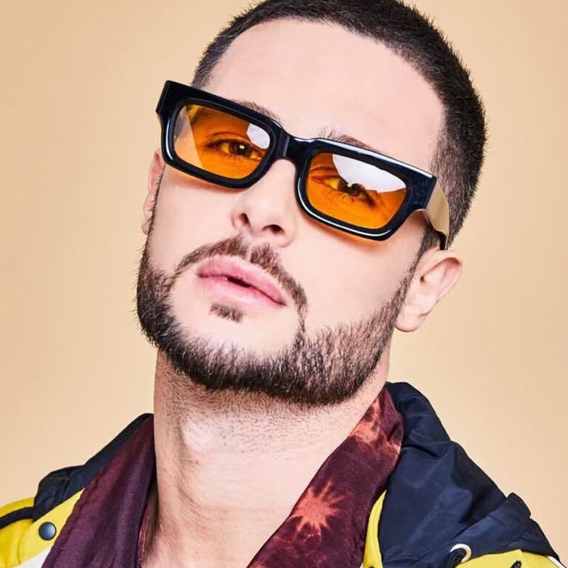 Damer moteriktig rektangulær solbrille med bred ramme og beskyttende UV-filter Skanto