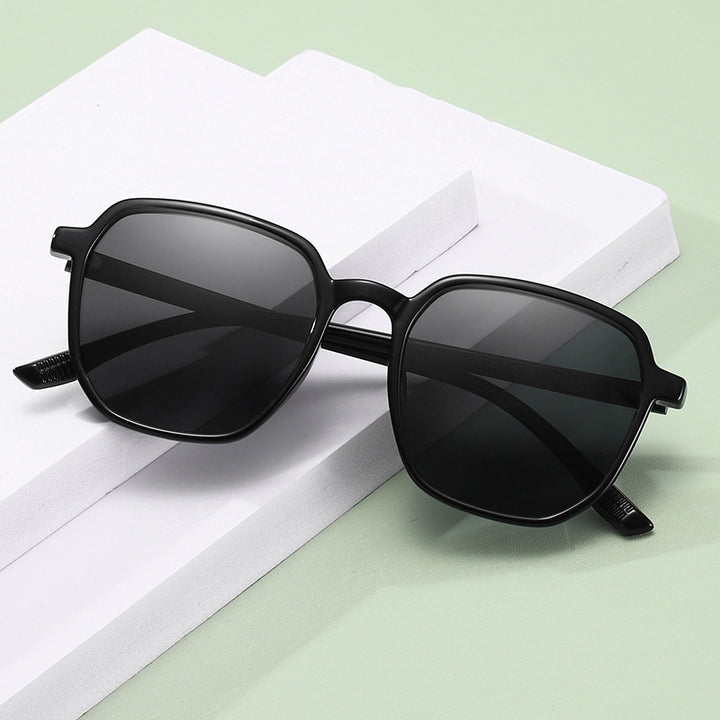 Dame firkantet solbrille med moderne ramme Skanto