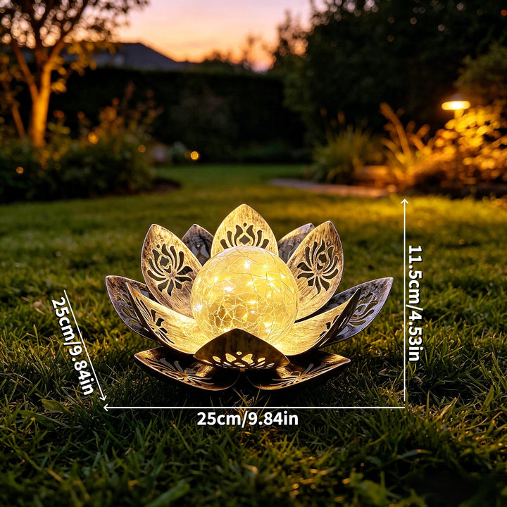 Dekorativ solenergi lotus LED hage lantern med sprukket glass kule og laserskårede metallblader Skanto
