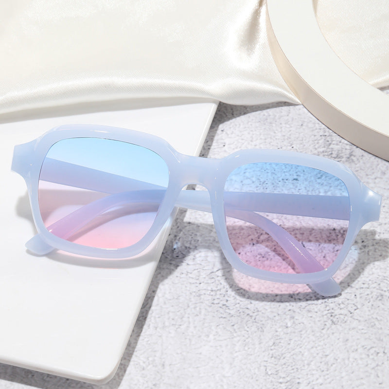 Dame kvadratisk solbrille med stilige rammer Skanto