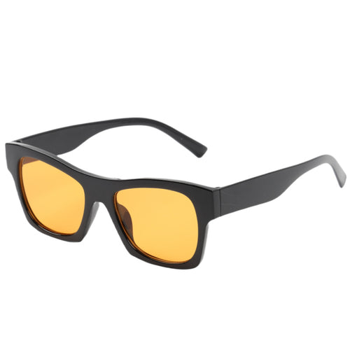 Dame moteriktig solbrille i elegant kvadratdesign Skanto
