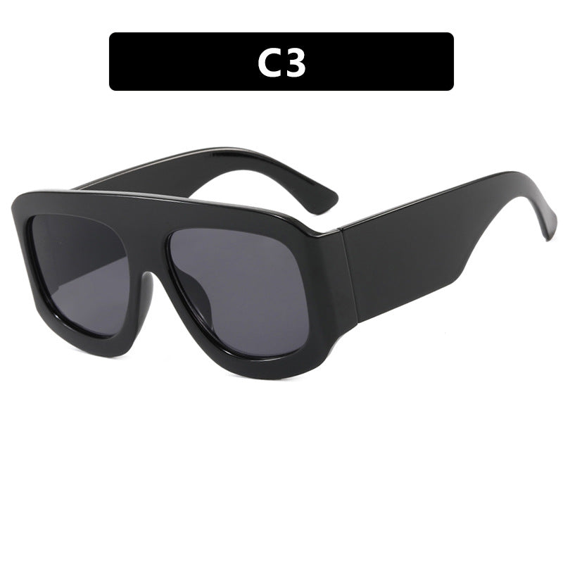 Dame fashion oversized solbriller med bred ramme og beskyttende UV-filter Skanto