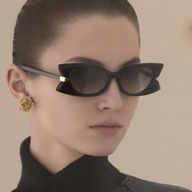 Dame Cat-Eye Solbrille med stilfull metalldetalj og UV-beskyttelse Skanto