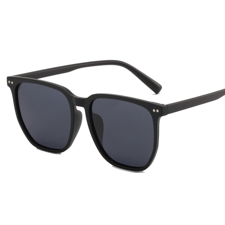 Dame moteriktig solbrille i klart design Skanto