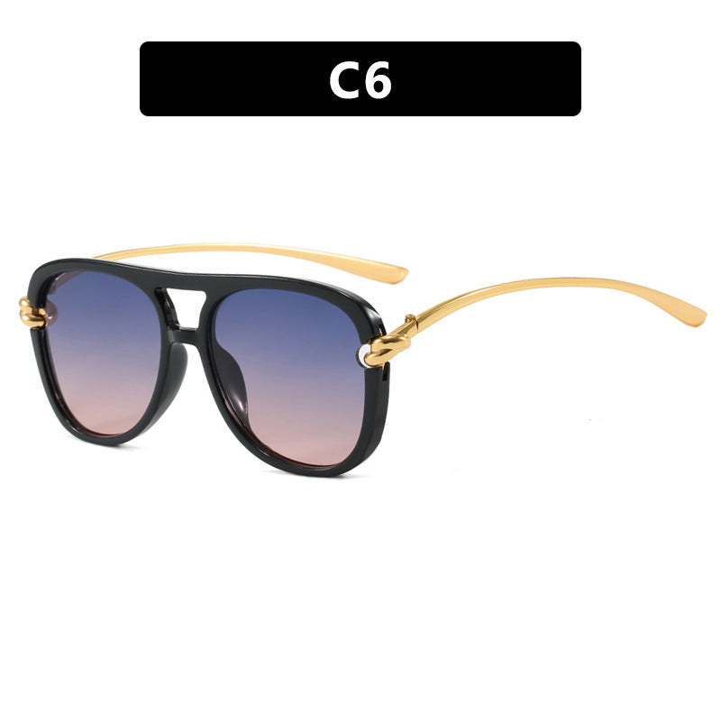 Dame sports solbrille med bred plastramme og UV-beskyttelse Skanto