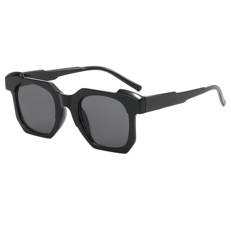 Dame moteriktig solbrille i innovativt heksagon-design Skanto
