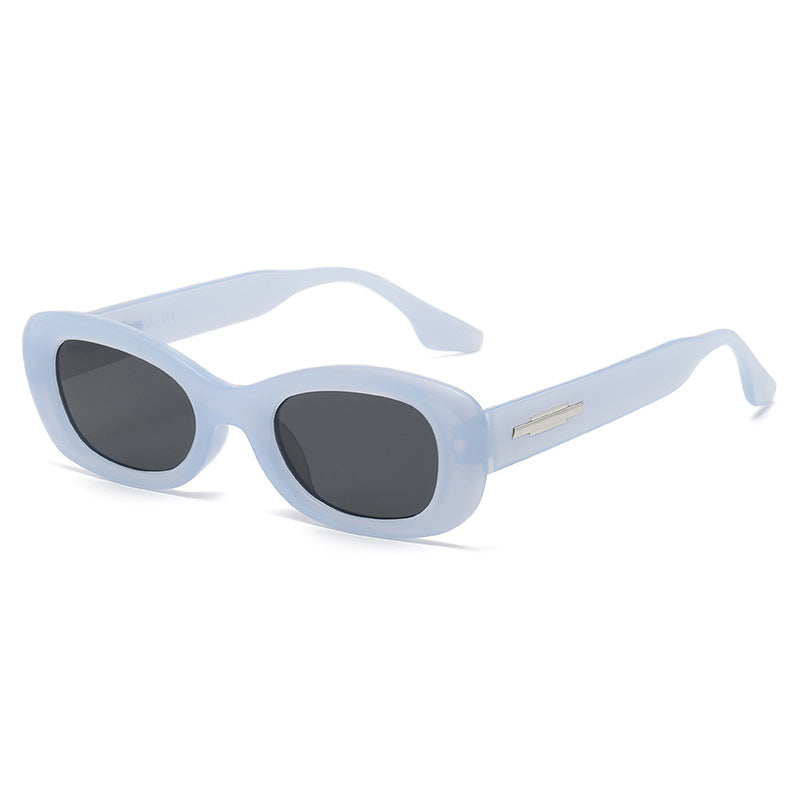 Dame modisk solbrille med oval rammeform og UV-beskyttelse Skanto