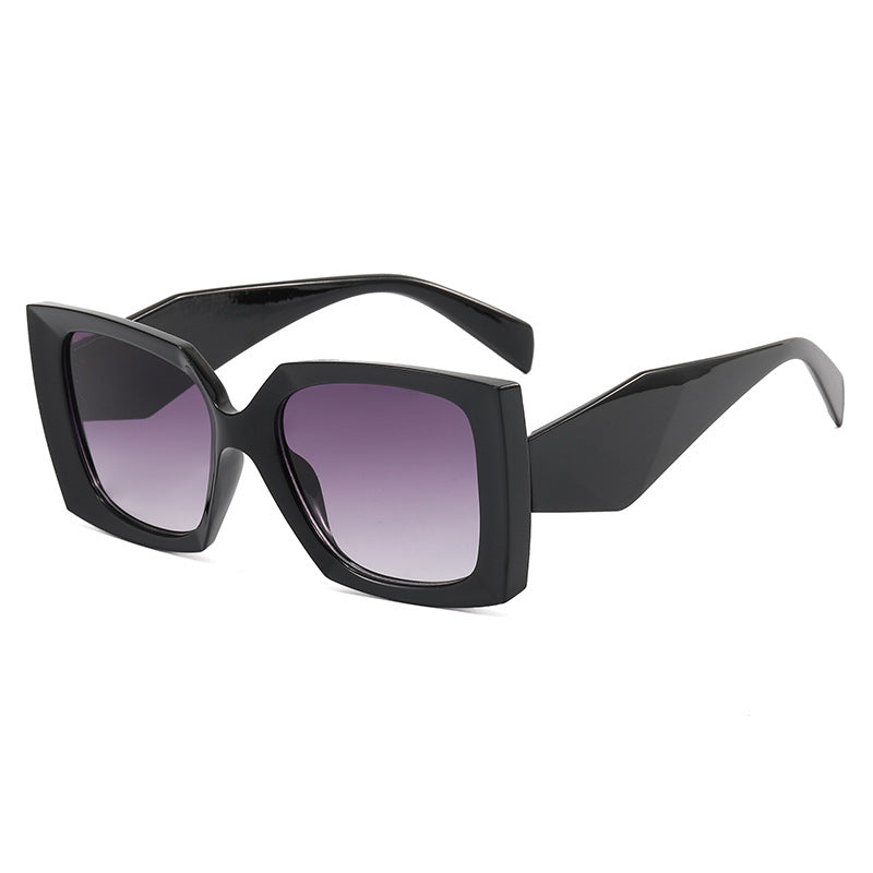 Damer Ekstraordinær Oversized-solbrille i moderne design Skanto
