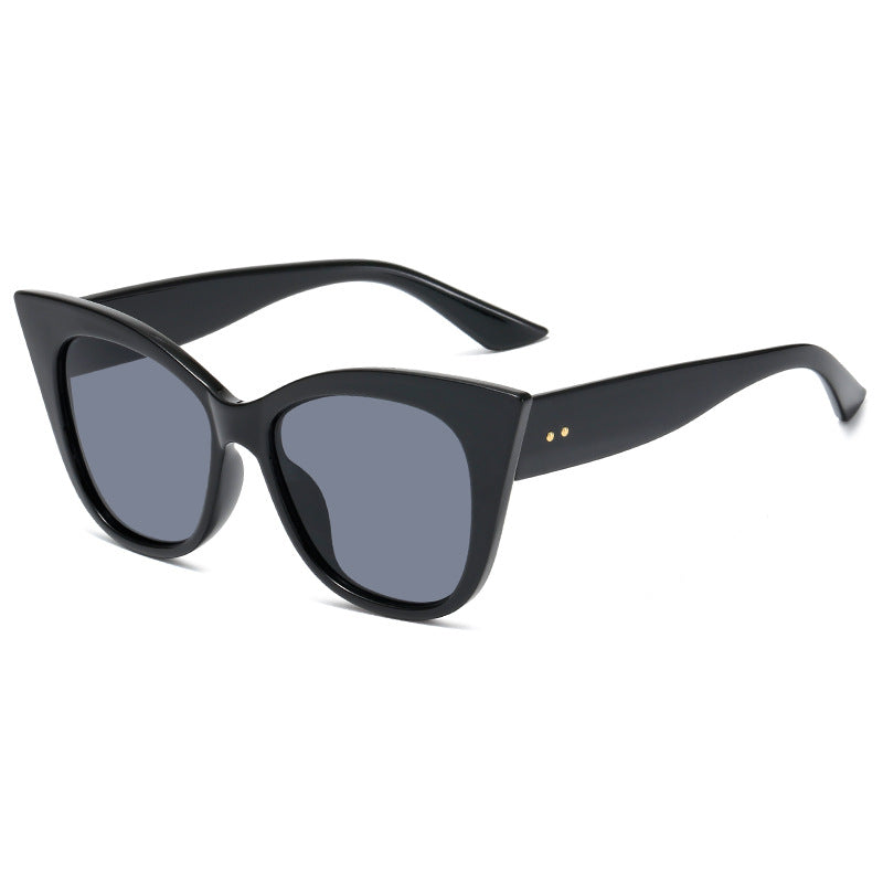 Dame ekstravagante Cat-Eye-solbriller med speilreflekterte linser Skanto