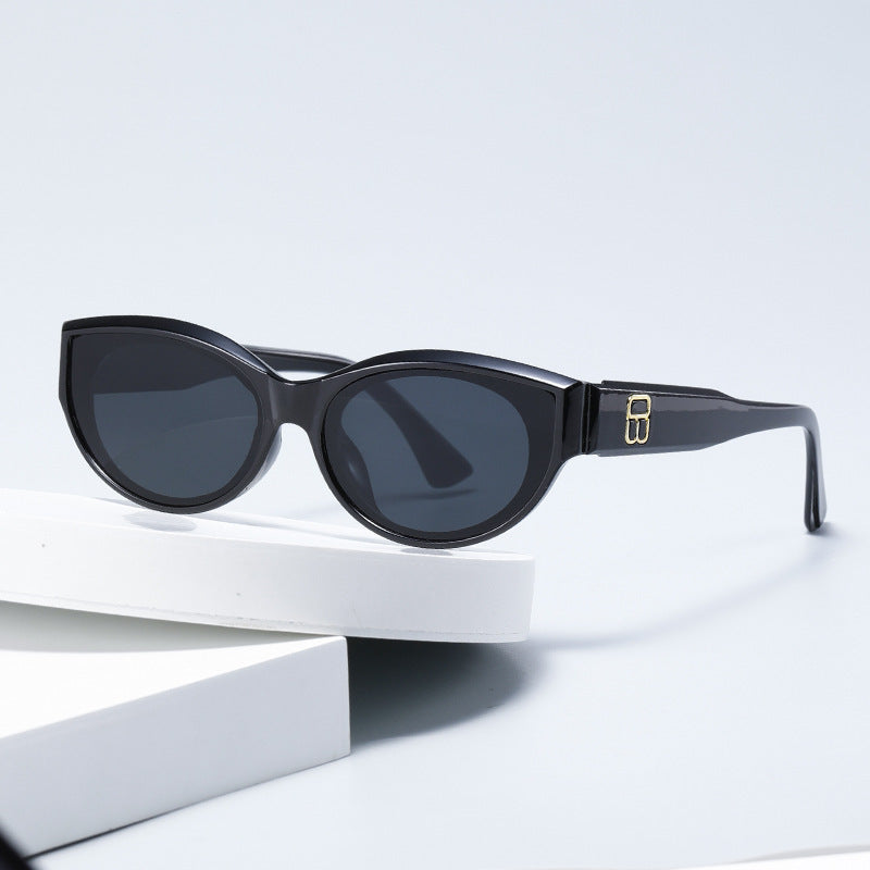 Dame trendy Cat-Eye solbriller med luksuriøs design Skanto