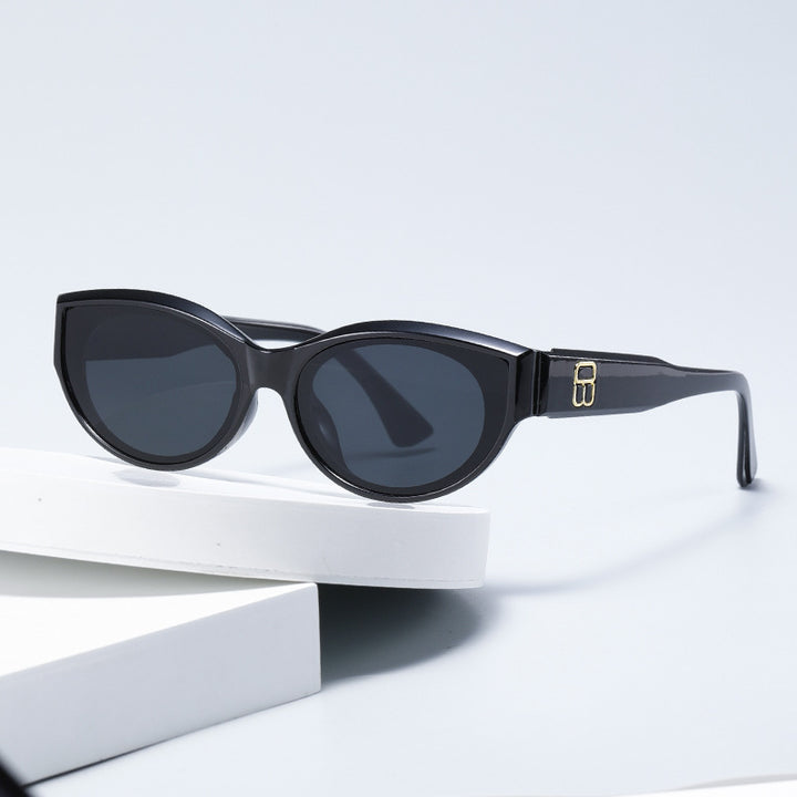 Dame trendy Cat-Eye solbriller med luksuriøs design Skanto