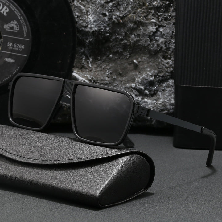 Dame moteriktig solbrille i moderne, firkantet design Skanto
