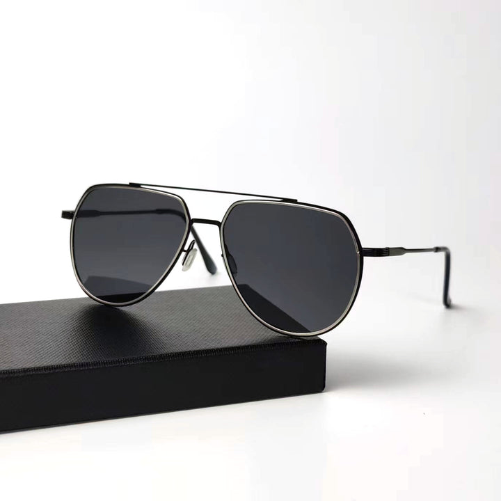 Herre elegant pilot-solbrille med polariserte glass Skanto