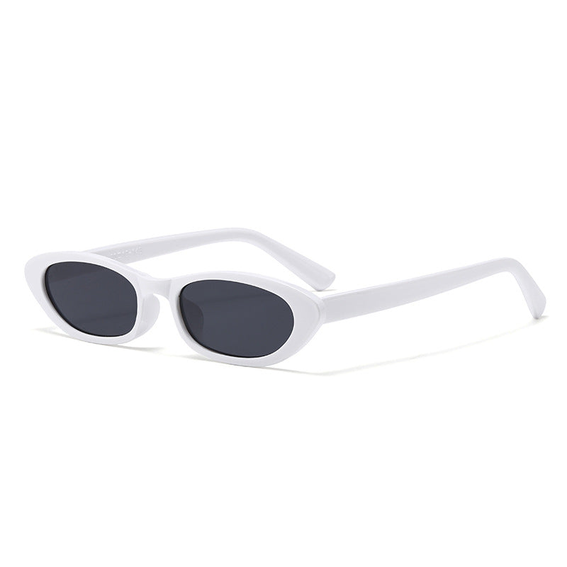 Dame Cat-Eye solbrille med beskyttende UV-filter og elegant rammestruktur Skanto