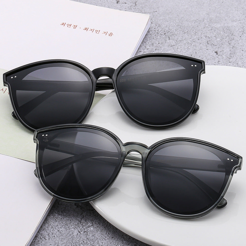 Dame Modisk solbrille med stort, elegant ramme Skanto