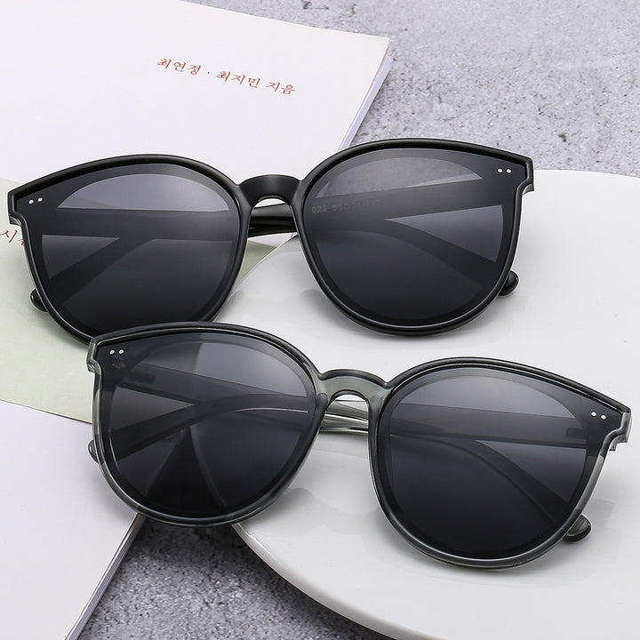 Dame Modisk solbrille med stort, elegant ramme Skanto