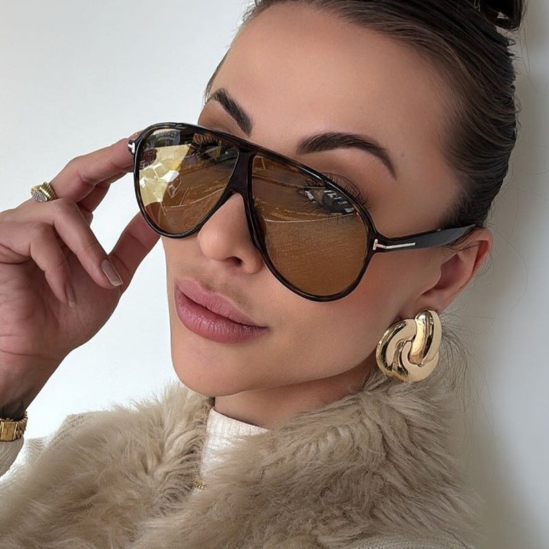 Dame moteriktig brille med stort trendy ramme Skanto