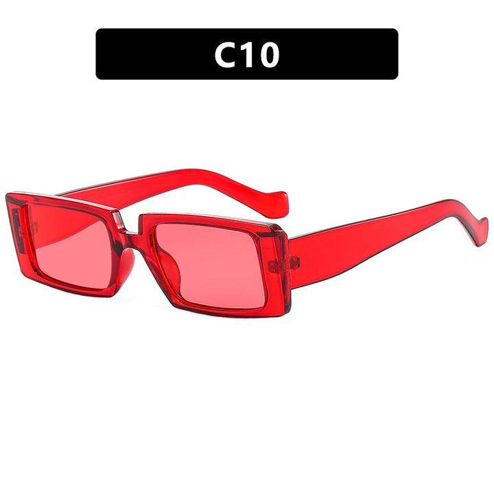 Dame moteriktig solbrille i attraktiv geometrisk design Skanto