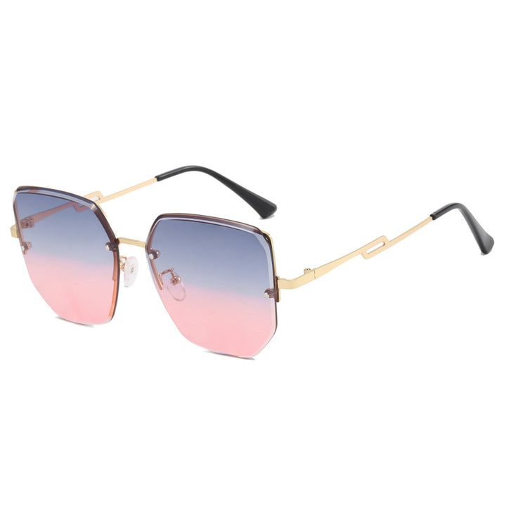 Dame geometrisk designer-solbrille med speilende linser Skanto