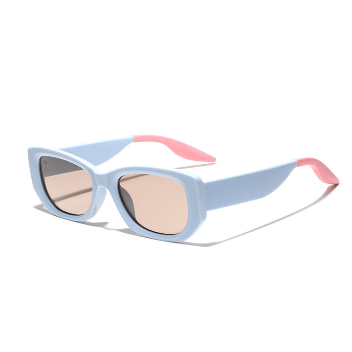 Dame fashionable luksus solbrille med kantet design Skanto
