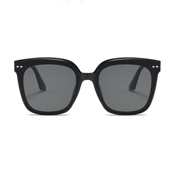 Dame oversized solbrille med moderne, kontrasterende design Skanto