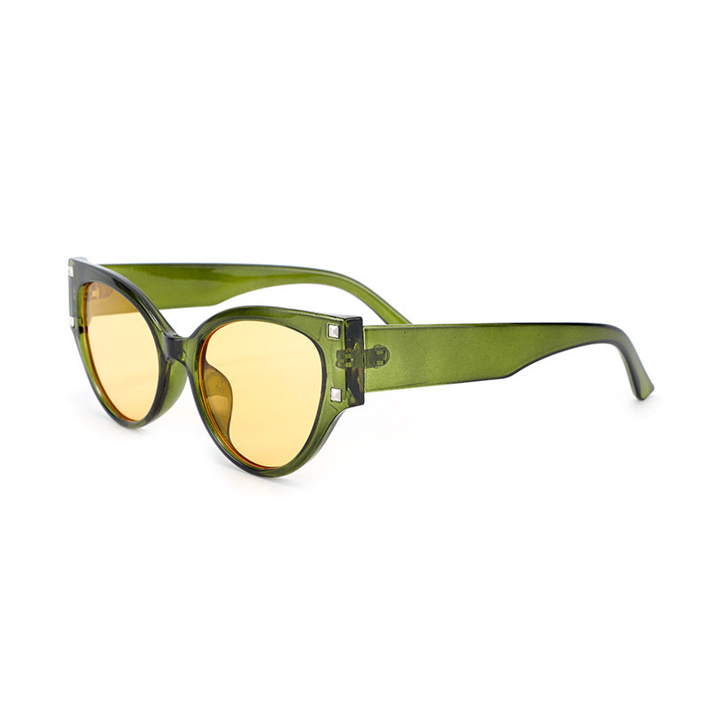 Dame trendy Cat-Eye solbriller med glamorøse aksenter Skanto