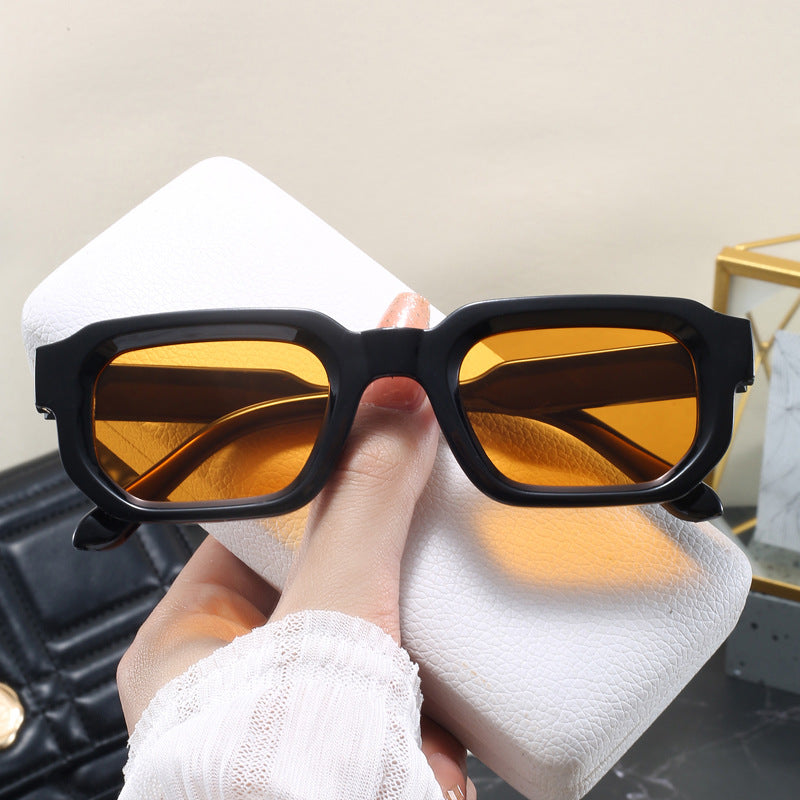 Dame moteriktig firkantet solbrille med klar ramme Skanto