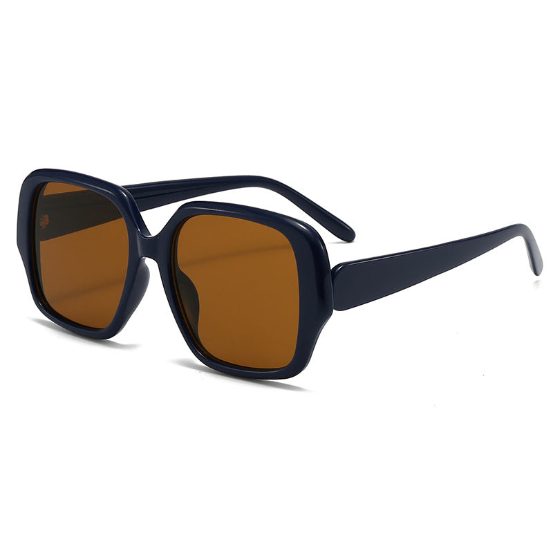 Dame moterisk kvadratisk solbrille med bred ramme Skanto