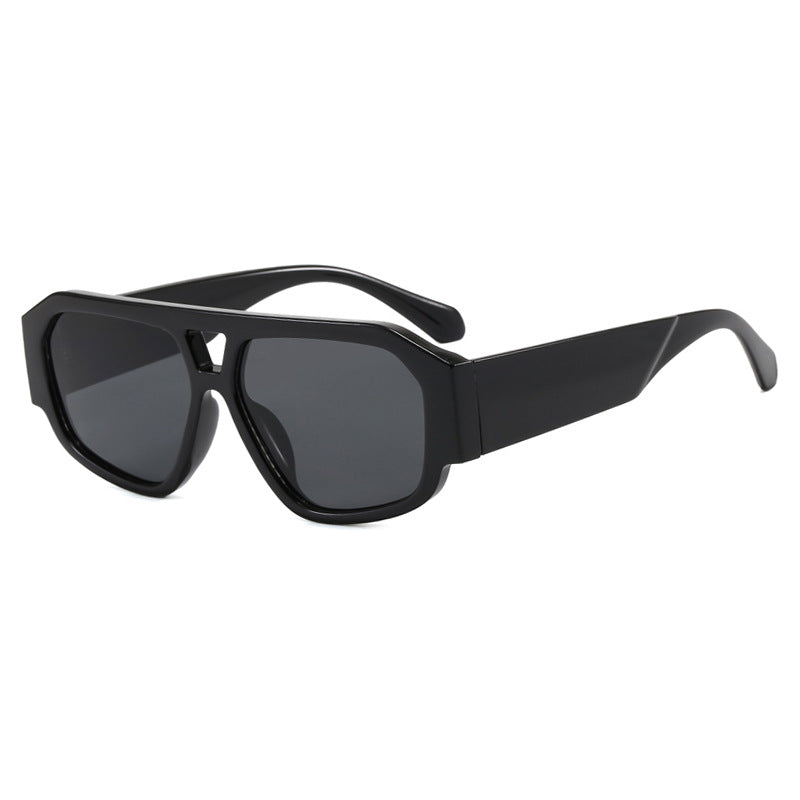 Dame solbrille med iøynefallende oktagon-design og UV-beskyttelse Skanto