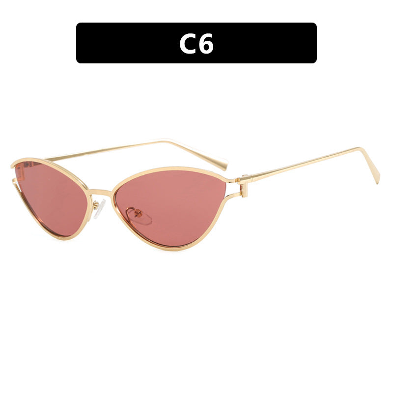 Dame Cat-Eye solbriller med beskyttende UV-filter og elegant metallramme Skanto