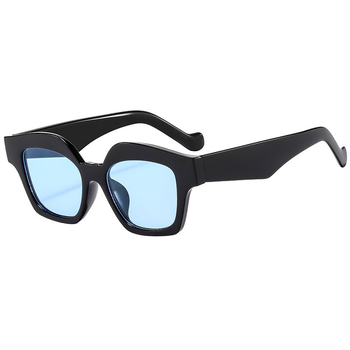 Dame designer solbrille i moderne skilpadde stil Skanto