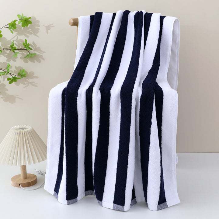 Luxurious beach towel with elegant stripe pattern Skanto