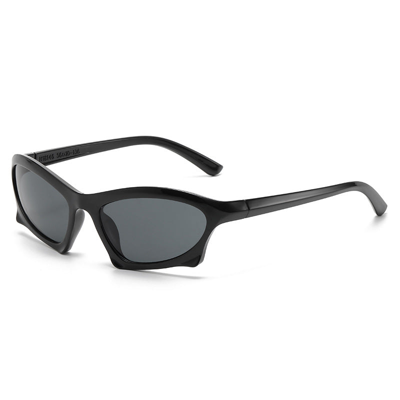 Dame moteriktig solbrille med innovativ, ergonomisk ramme Skanto