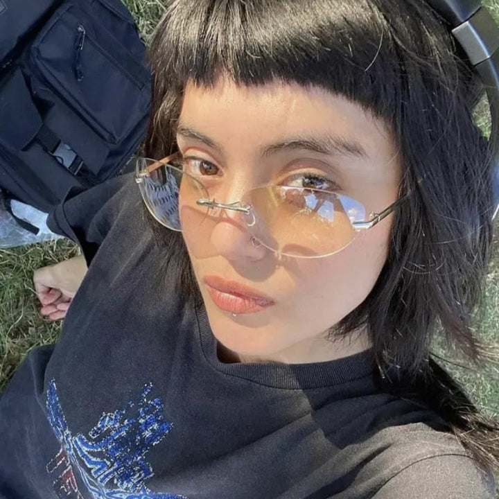 Dame moteriktig solbrille i elegant halvramme-B design Skanto