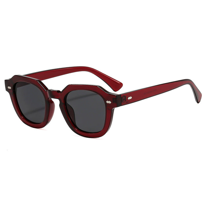 Dame solbrille i moderne design med polariserte linser Skanto