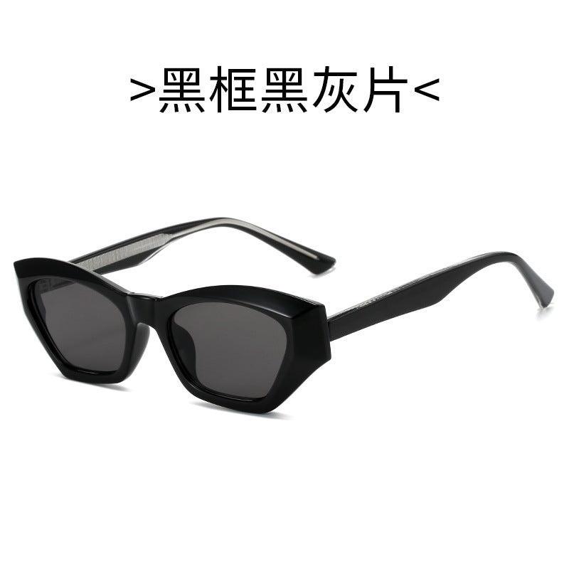 Damer Cat Eye solbriller med moderne transparente detaljer Skanto