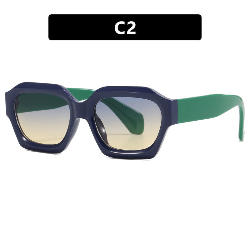 Dame moteriktig solbrille i innovativ design Skanto