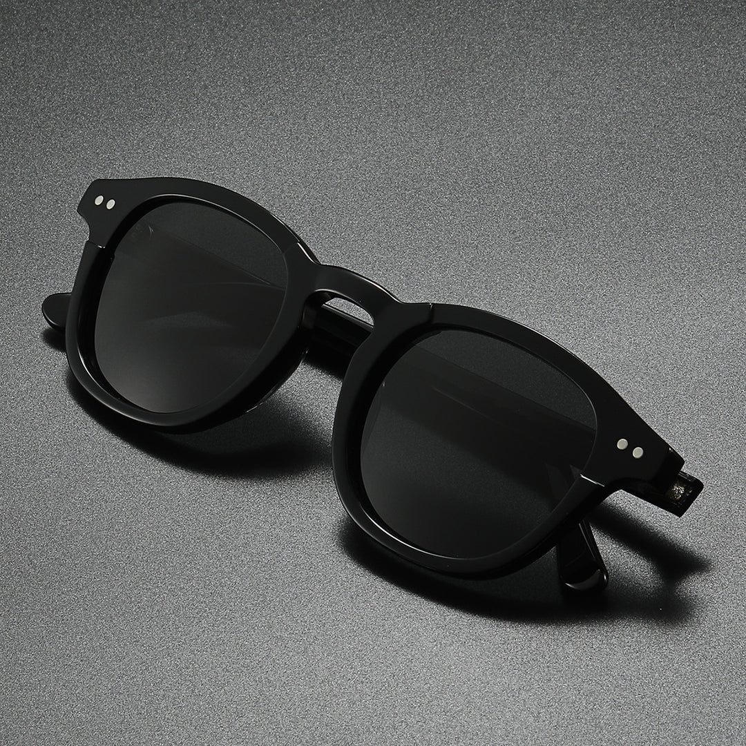 Dame moteriktig solbrille i moderne skilpadde-design Skanto