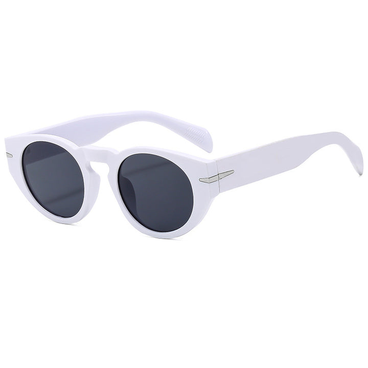 Dame moteriktig solbrille med unikt design og polariserende glass Skanto