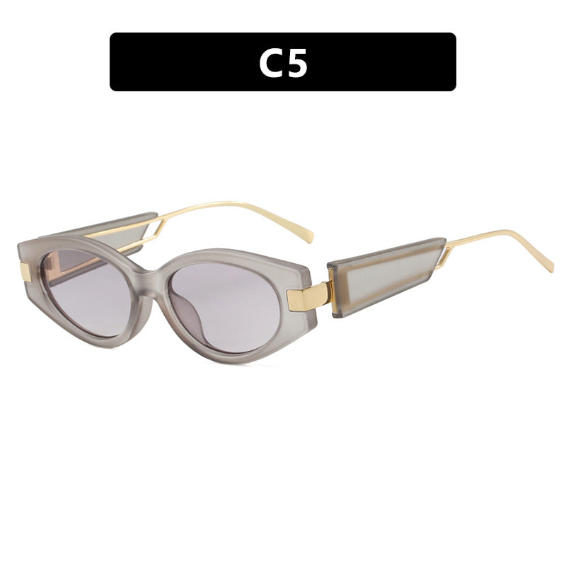 Dame elegant Cat-Eye solbriller med gullige detaljer Skanto