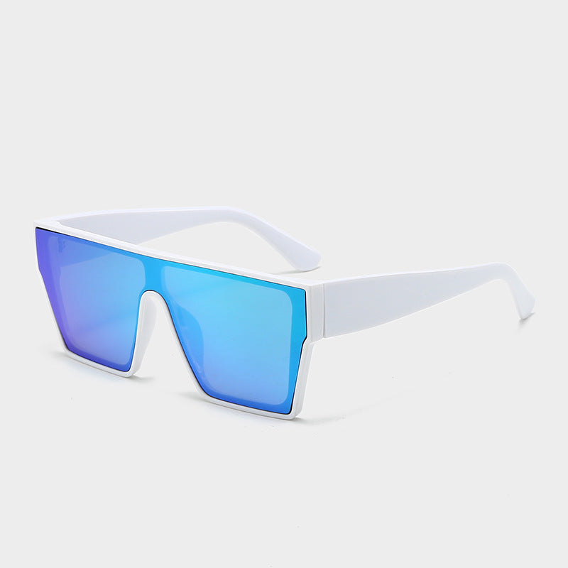 Dame moteriktig solbrille med kantede glass Skanto